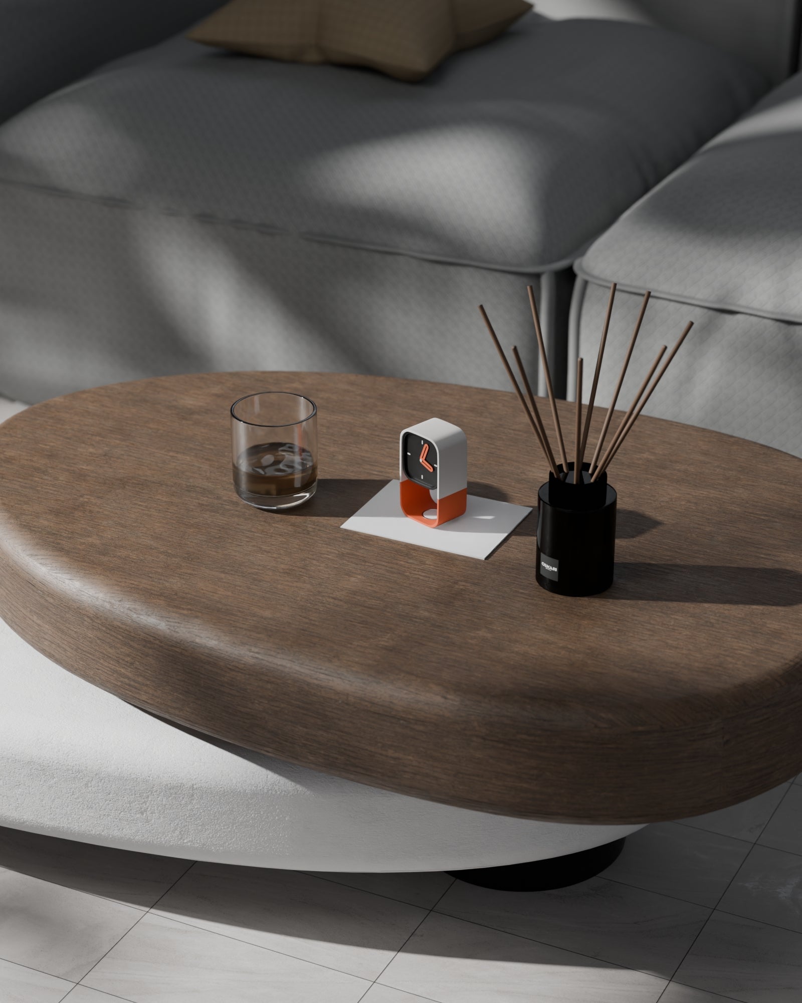 Ein modernes Wohnzimmer mit Holztisch und dem Oskari Raumduftflakon darauf vor einer hellgrauen Couch