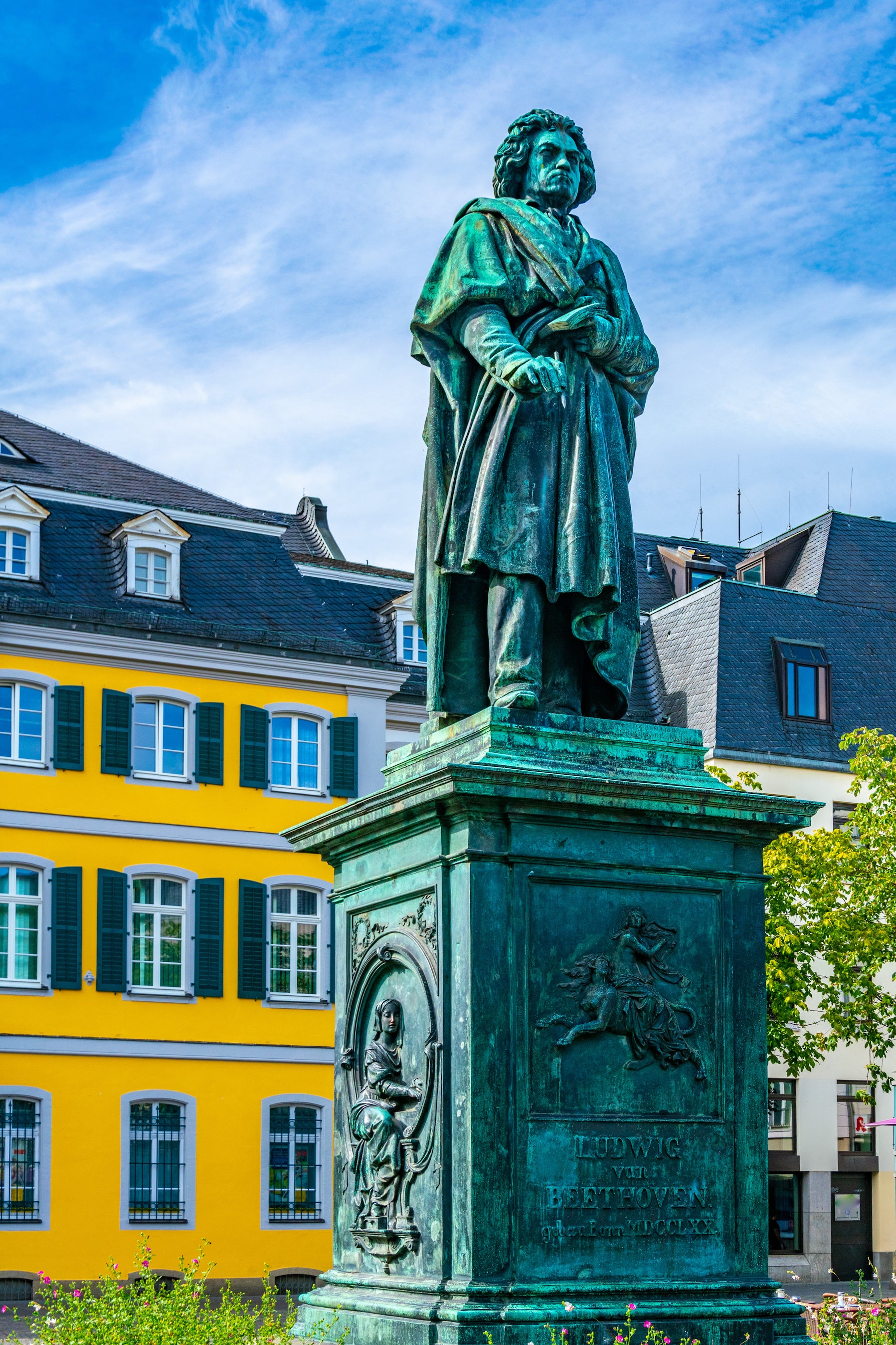 Bonn mit Goethe Statue