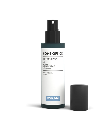 Das Bio Raumspray Home Office von Oskari in der Grünglasflasche.