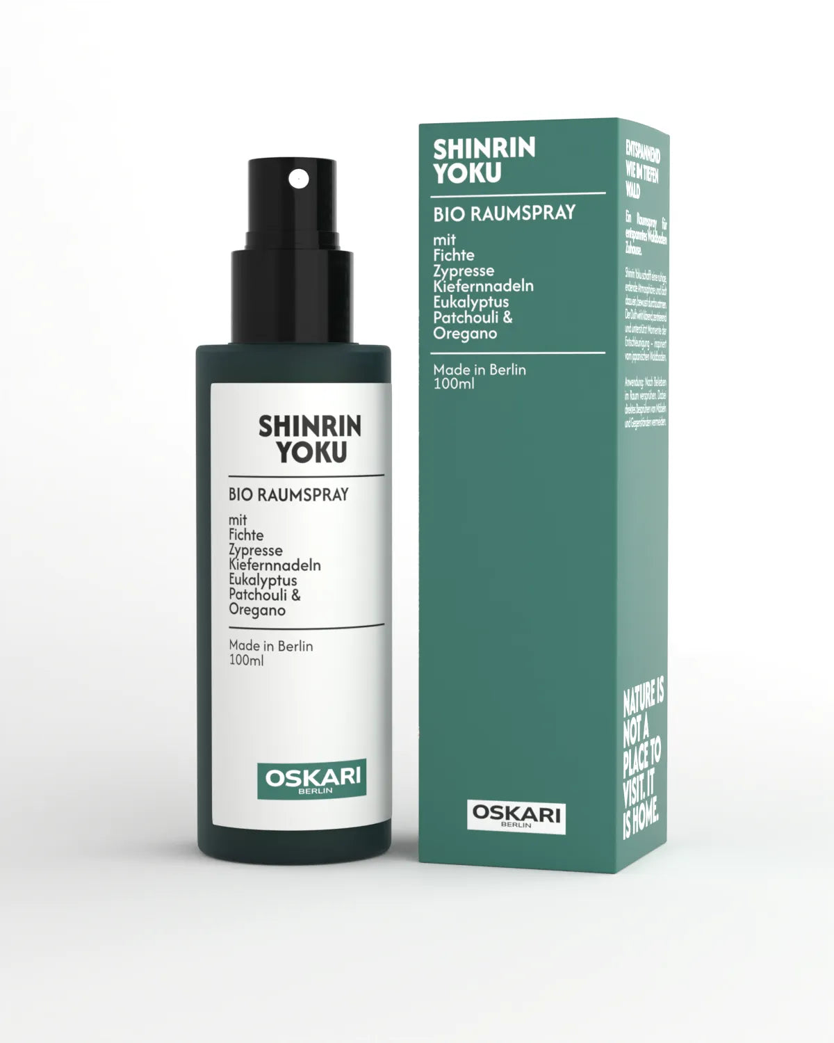 Das Bio Raumspray Shinrin Yoku Waldbaden von Oskari in edler mattgrüner Flasche und dunkelgrüner Schachtel vor hellem Hintergrund