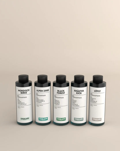 Die Oskari Bio Saunaaufgüsse Nordisch Birke, Alpen Zirbe, Black Forst, Kräuter  Kick und Löyly im Bundle Wald & Wildnis