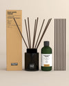 Das Raumduft Bundle Palo Santo Fusion von Oskari mit Glasflakon und Nachfüllset